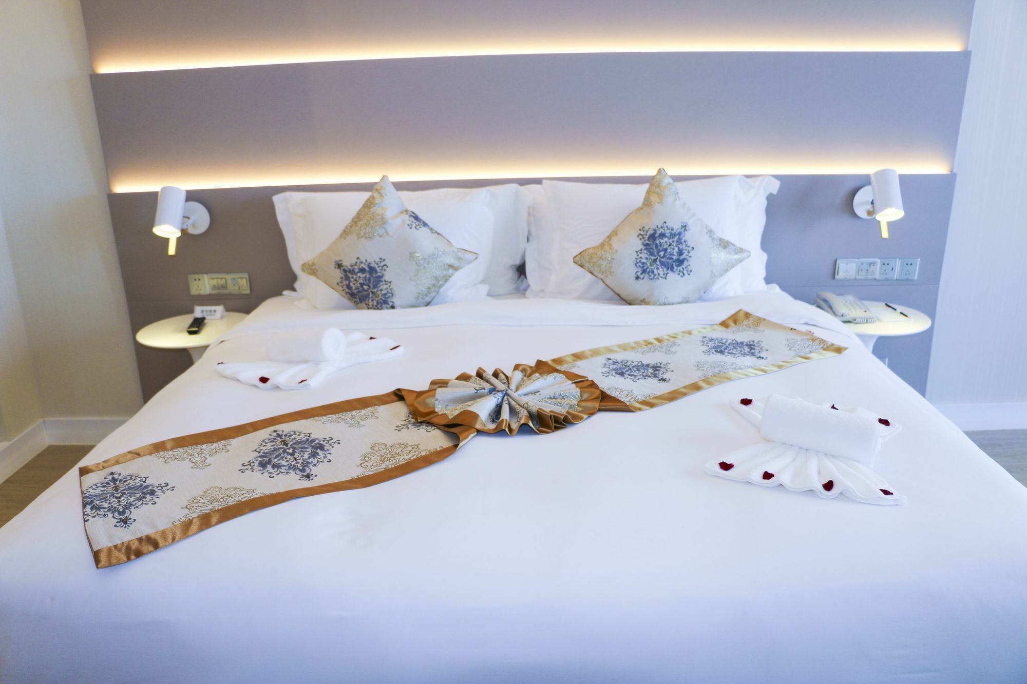 Sanya Phoenix Airport Hotel Bagian luar foto