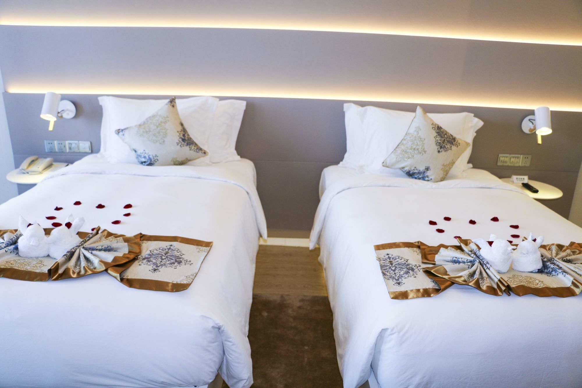 Sanya Phoenix Airport Hotel Bagian luar foto